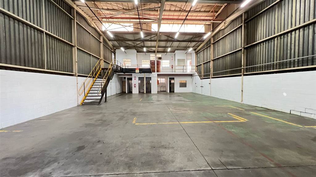 369  m² Industrial space in Selby photo number 3