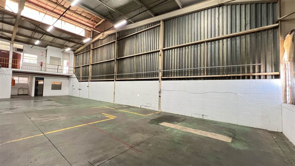 369  m² Industrial space in Selby photo number 6