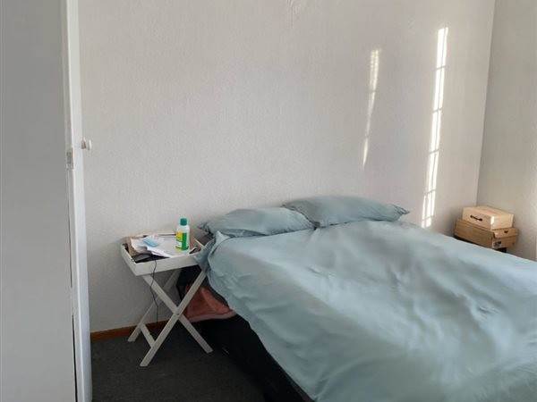 2 Bed Apartment in Paulshof photo number 10