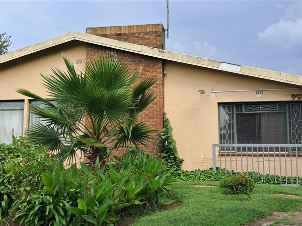 4 Bedroom House 4 Bedroom House