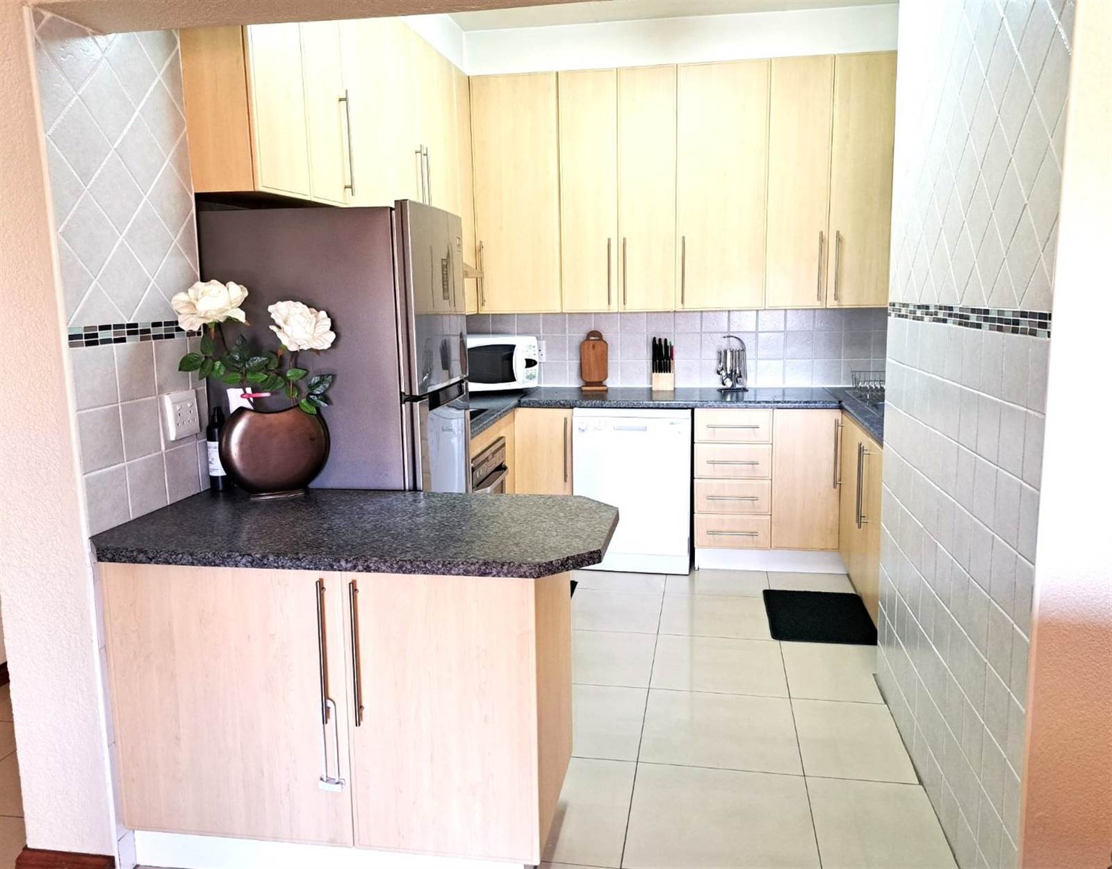 2 Bed Townhouse in Sasolburg photo number 9