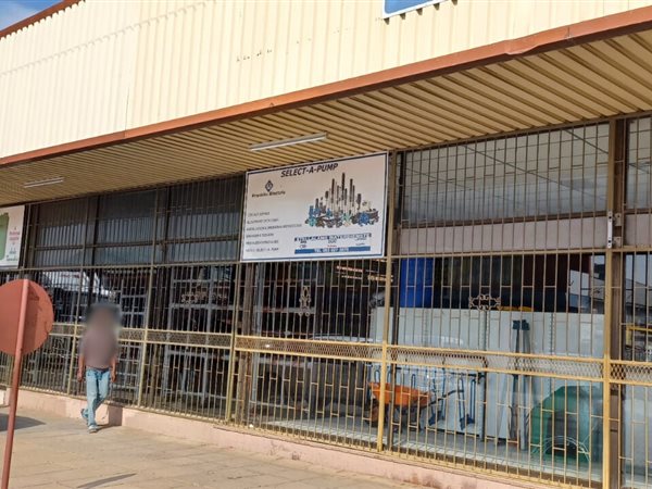 900  m² Commercial space in Vryburg