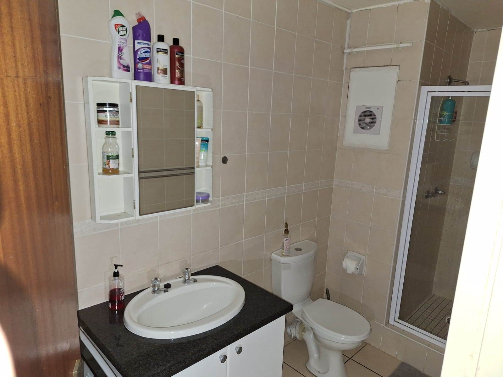 2 Bed Apartment in Hatfield photo number 16