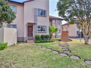 3 Bed Townhouse in Moreleta Park