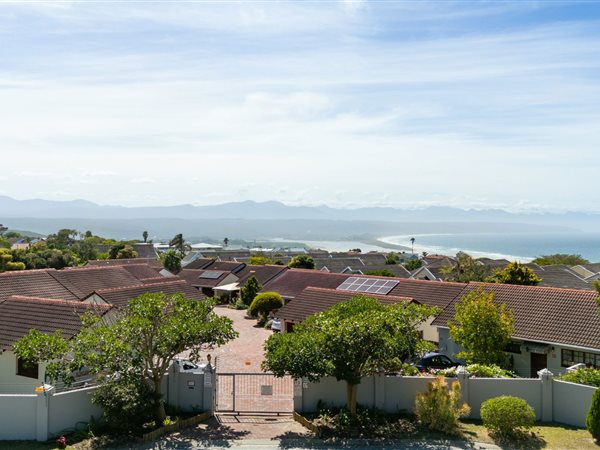 837 m² Land available in Bowtie