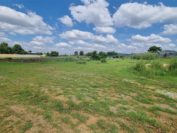 8573 m² Land available in Melodie