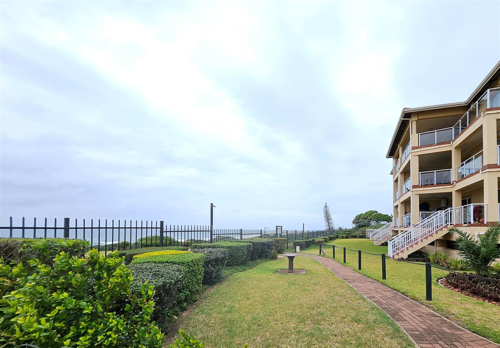 3 Bed Apartment in Illovo Beach photo number 23