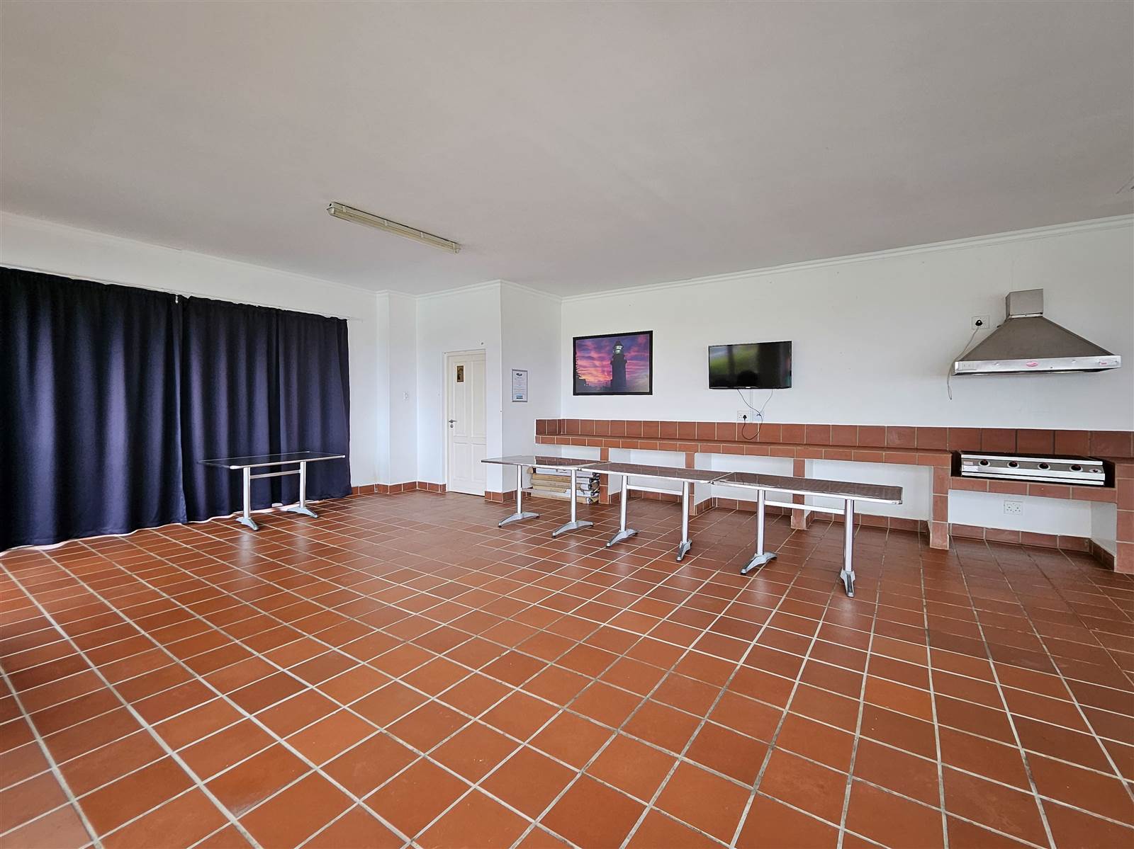 3 Bed Apartment in Illovo Beach photo number 26