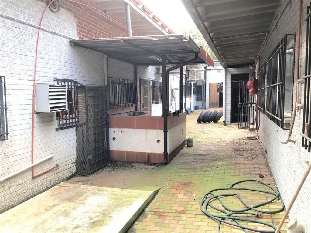 560  m² Commercial space in Benoni CBD photo number 10