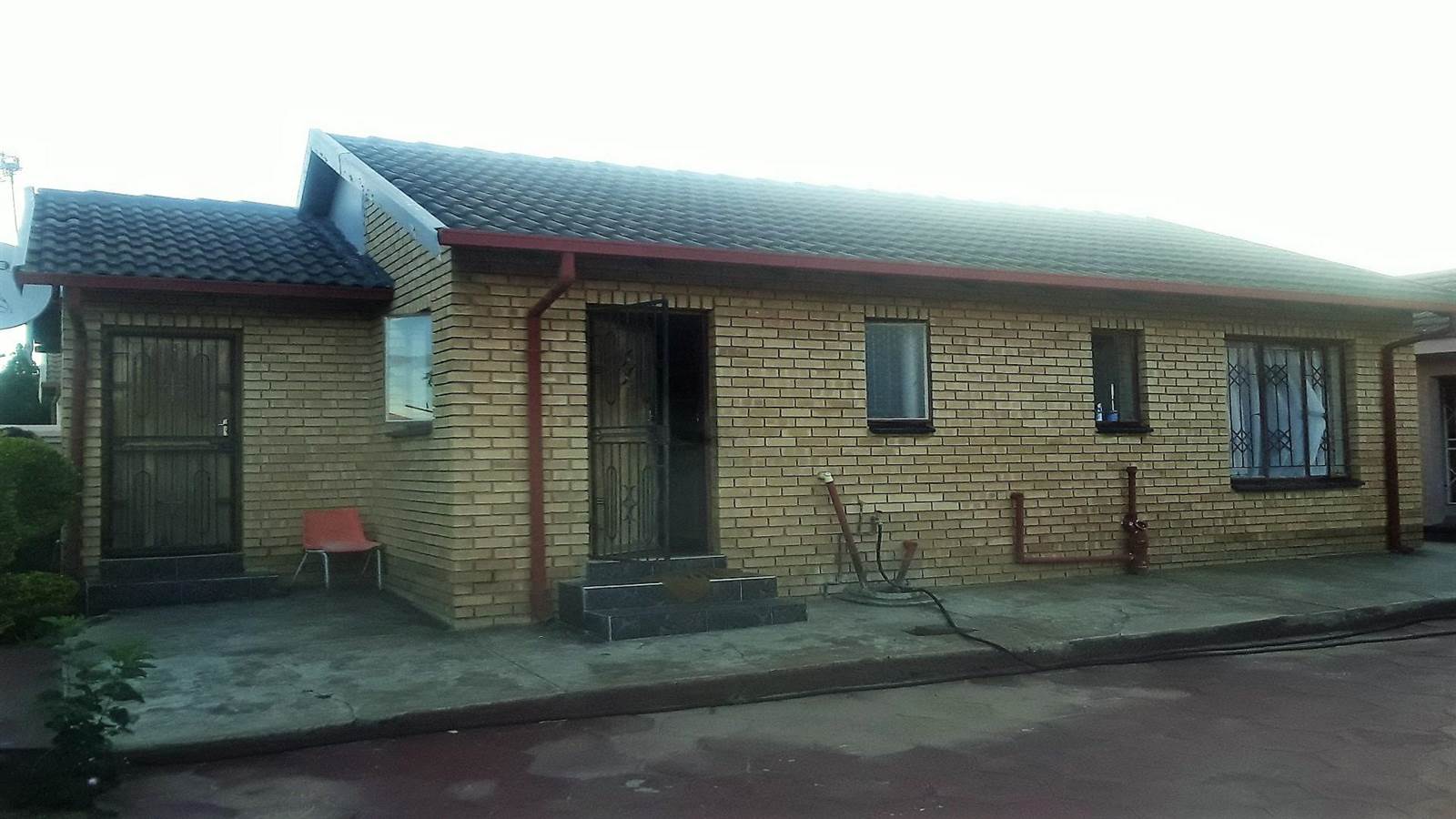 6 Bed House in Siyabuswa photo number 2