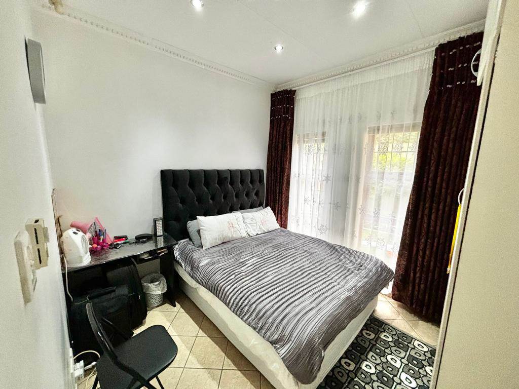 3 Bed Townhouse in Secunda photo number 23