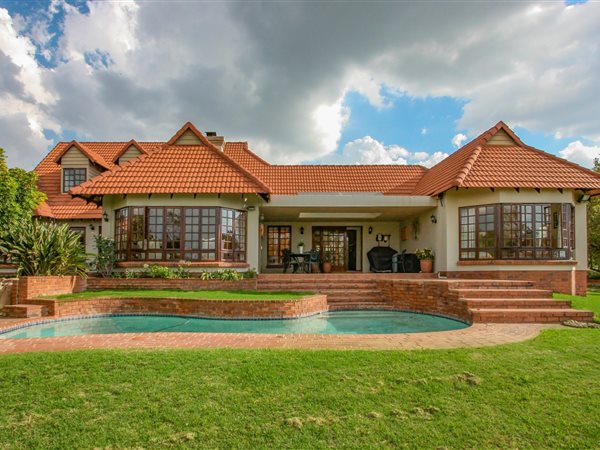 4 Bed House in Blue Hills Country Estate
