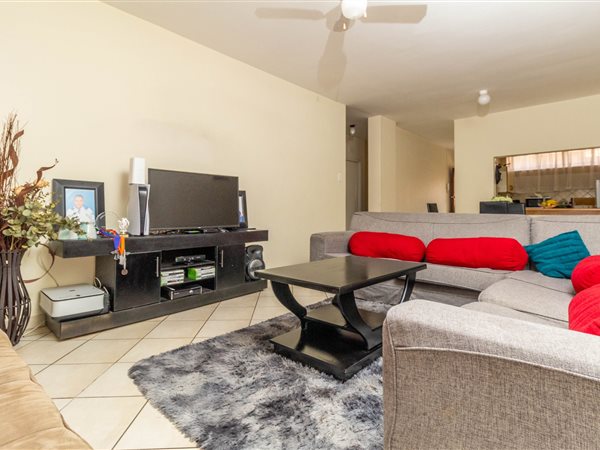 2 Bed Apartment in Florida