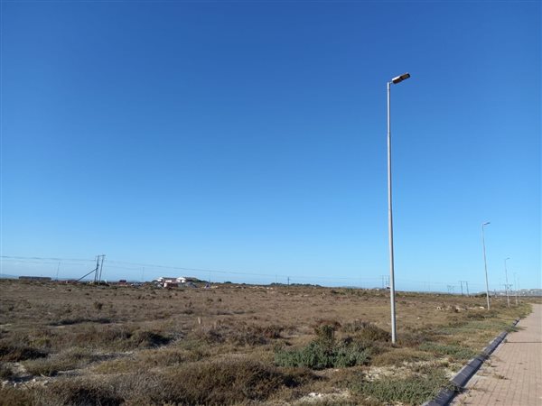 2 100 m² Land