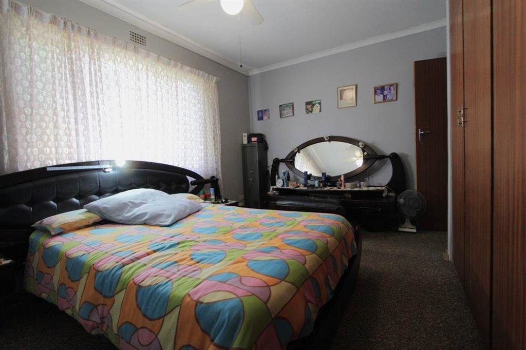 2 Bed House in Modimolle photo number 3