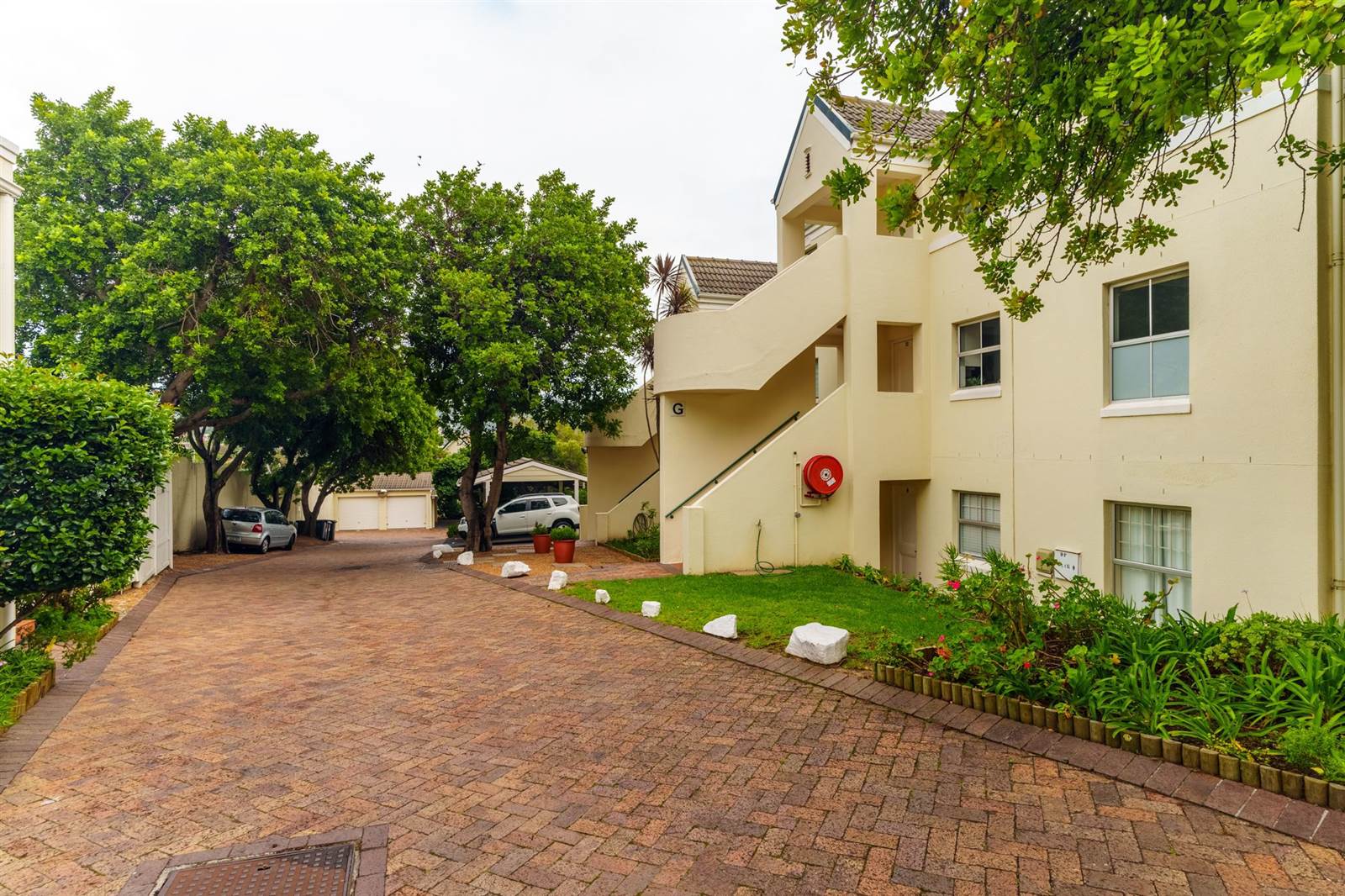2 Bed Apartment in Vredehoek photo number 28