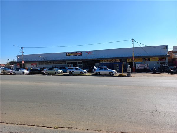 1450  m² Commercial space