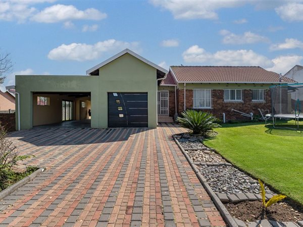 3 Bedroom House 3 Bedroom House