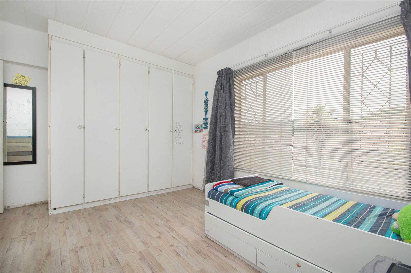2 Bed Apartment in Helderkruin photo number 14