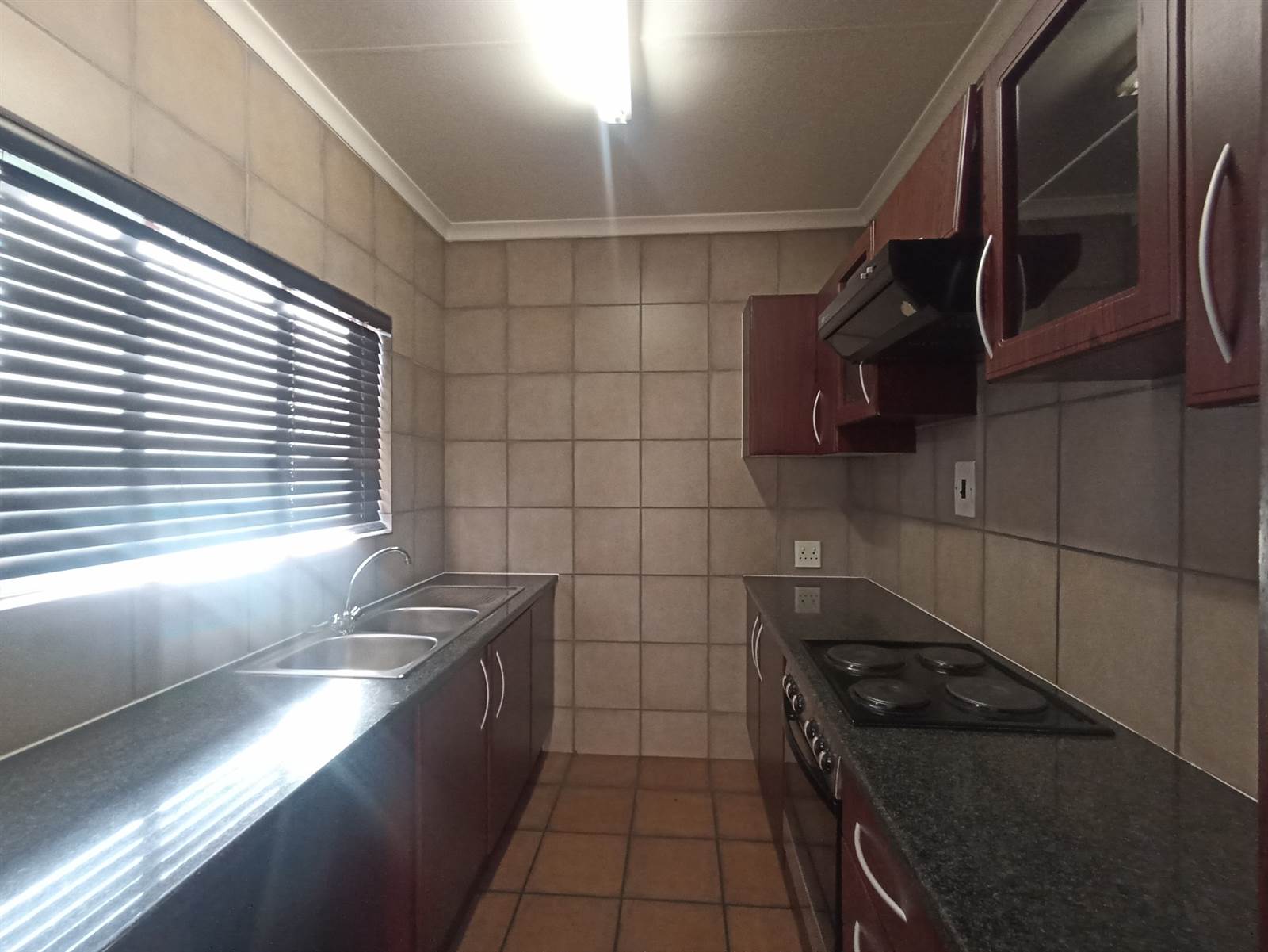 1 Bed Apartment in Johannesburg Central and CBD photo number 3