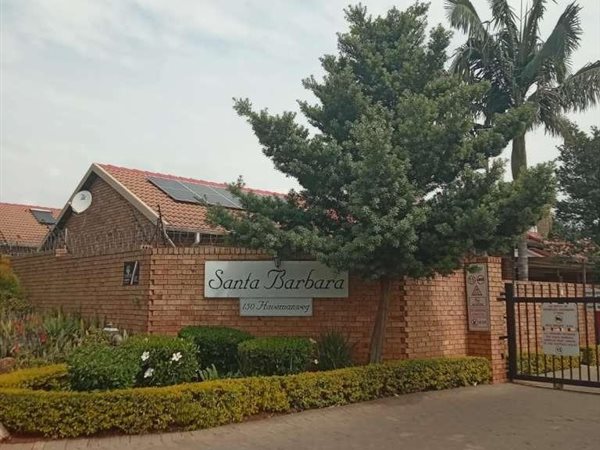 3 Bedroom Townhouse 3 Bedroom Townhouse