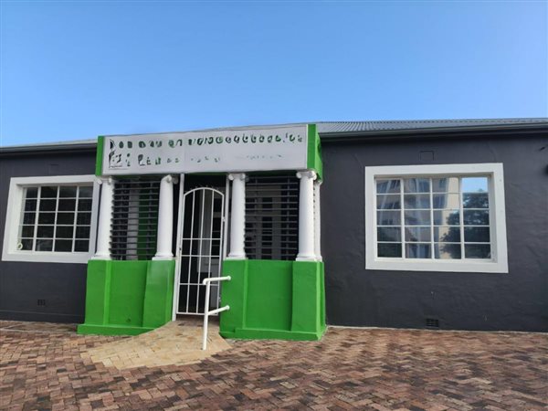 140 m² Commercial space 140 m² Commercial space