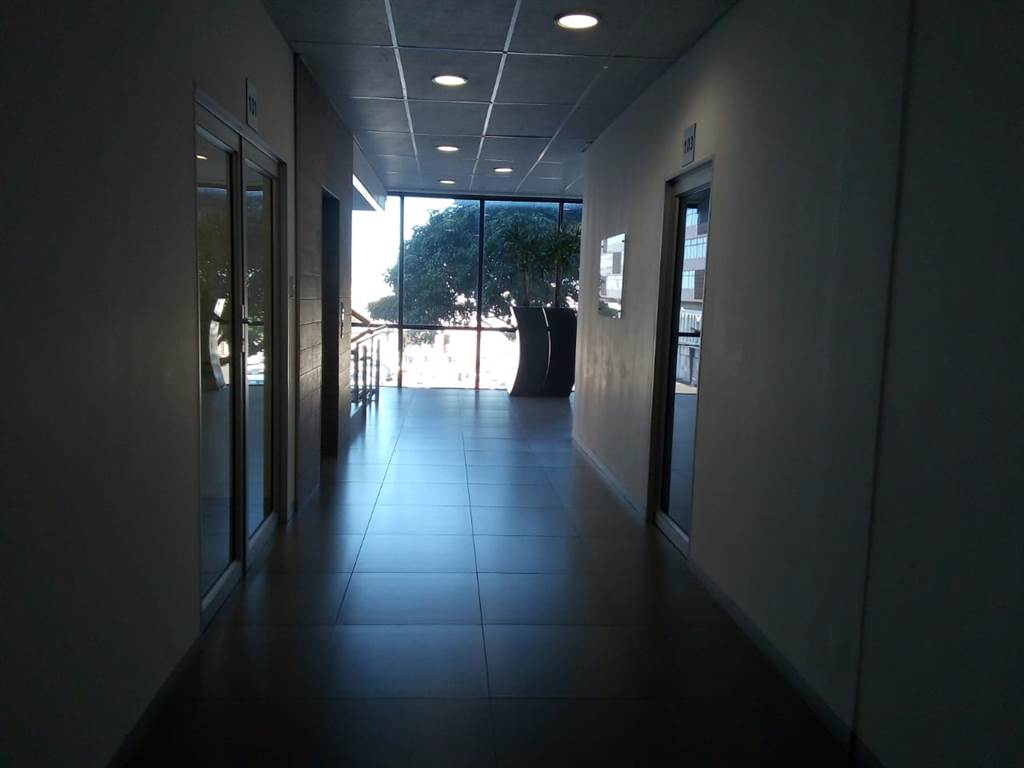 109  m² Office Space in Glenwood photo number 3