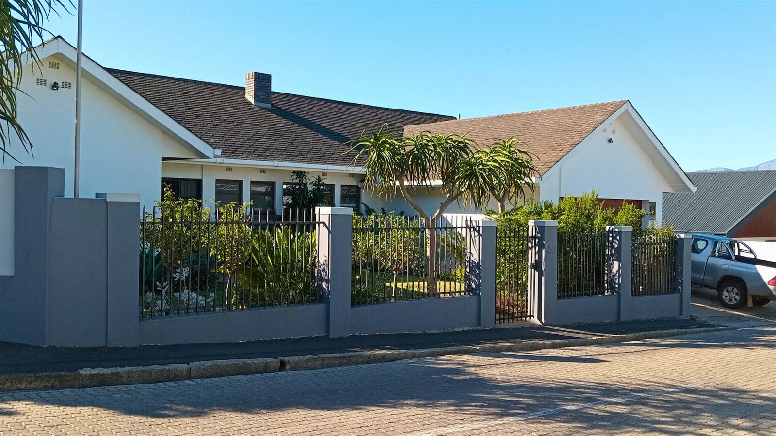 5 Bed House in Paarl Central West photo number 3