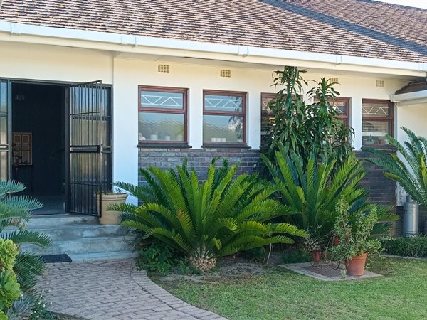 5 Bed House in Paarl Central West