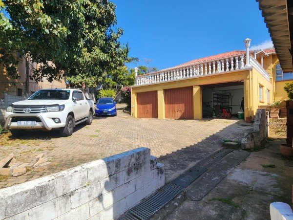5 Bedroom House 5 Bedroom House