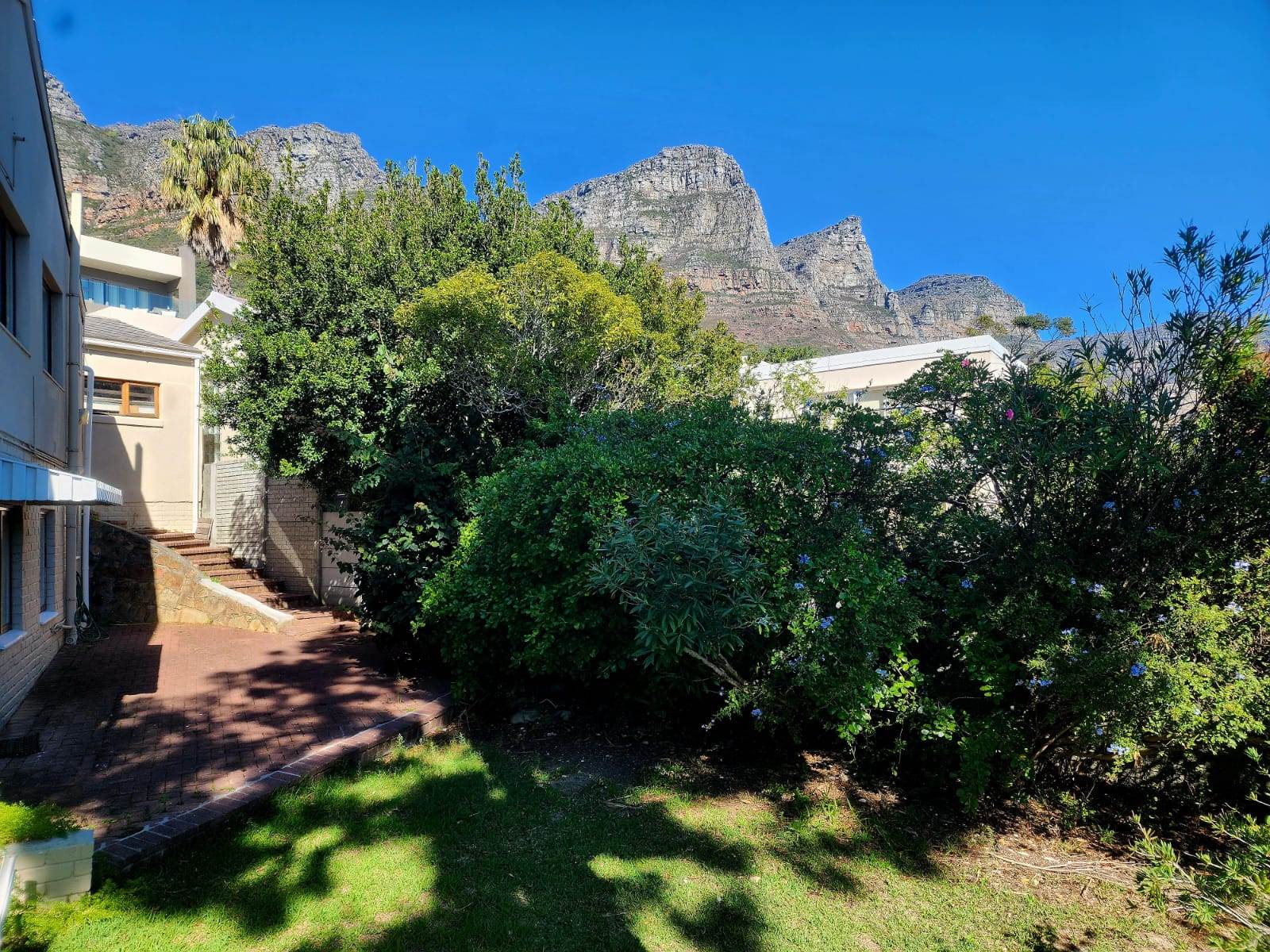 1 Bed Apartment in Camps Bay photo number 1