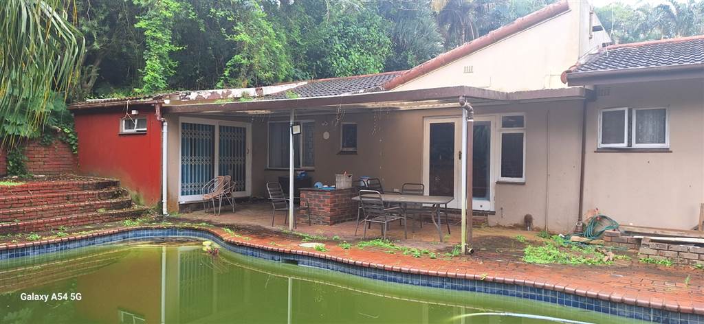3 Bed House in Umtentweni photo number 14