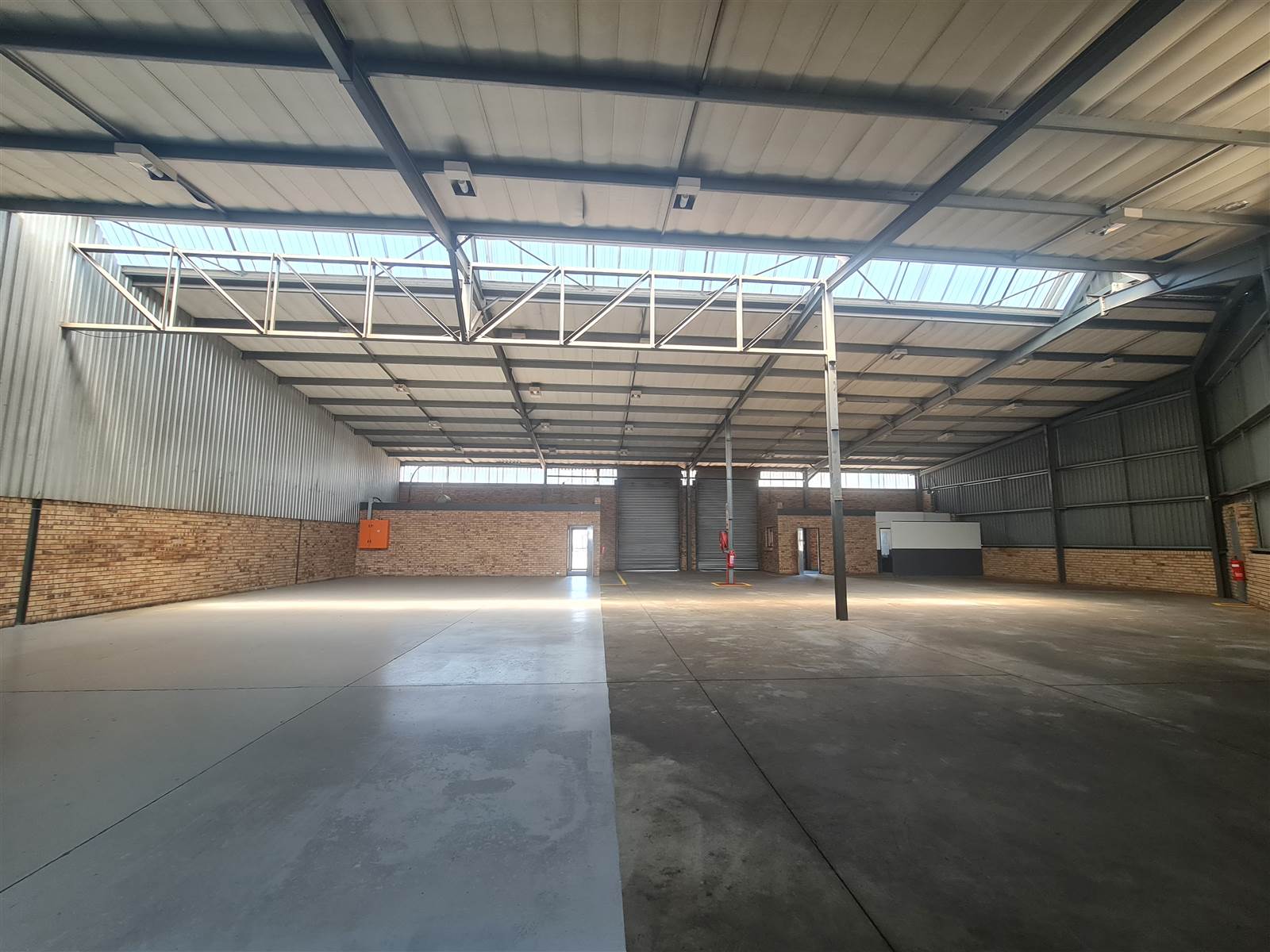 666  m² Industrial space in Primrose photo number 3