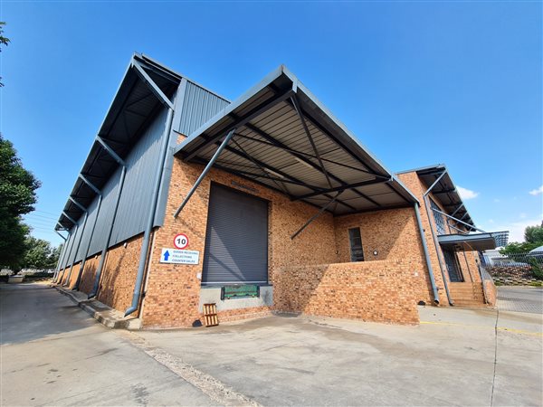 1 955 m² Industrial space 1 955 m² Industrial space