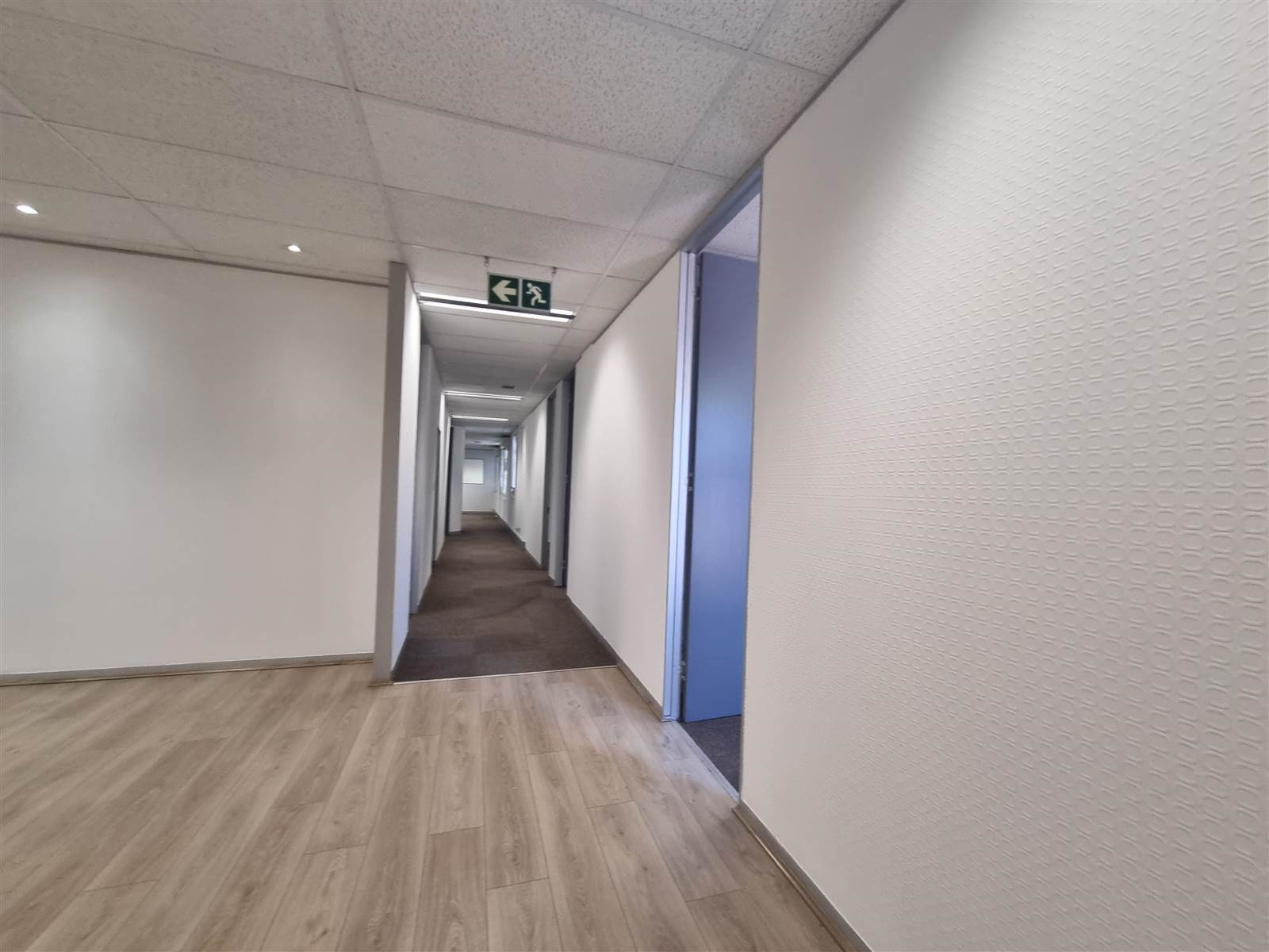328  m² Commercial space in Rivonia photo number 8