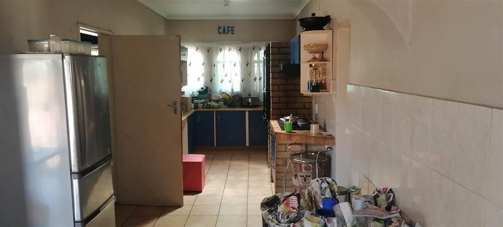 3 Bed House in Pretoria West photo number 8