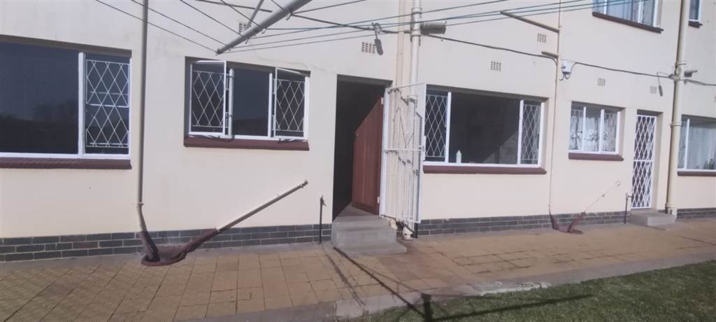 2 Bed Cluster in Kempton Park Central photo number 10