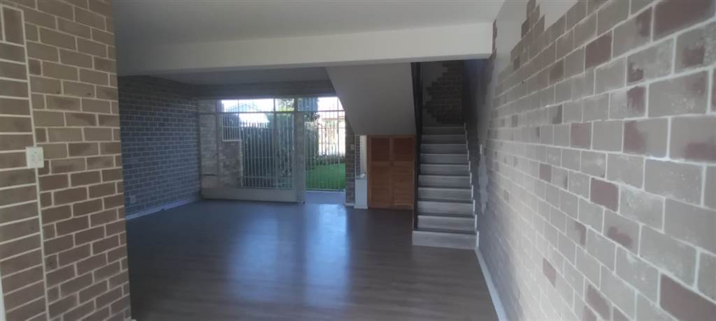 2 Bed Cluster in Kempton Park Central photo number 2