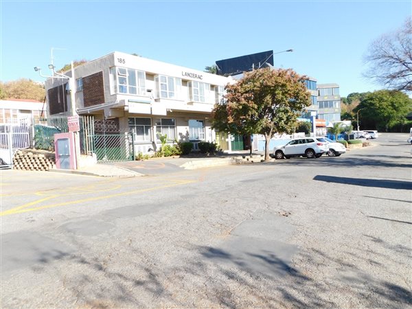 584  m² Commercial space in Northcliff
