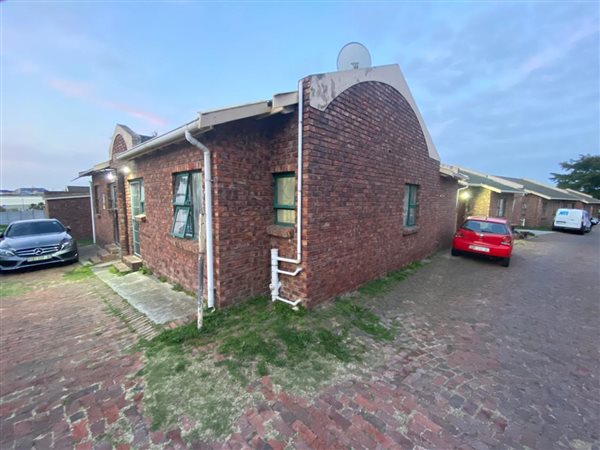 3 Bedroom Townhouse 3 Bedroom Townhouse
