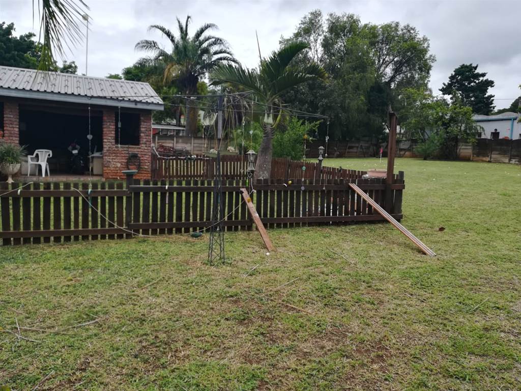 5 Bed House in Louis Trichardt photo number 5