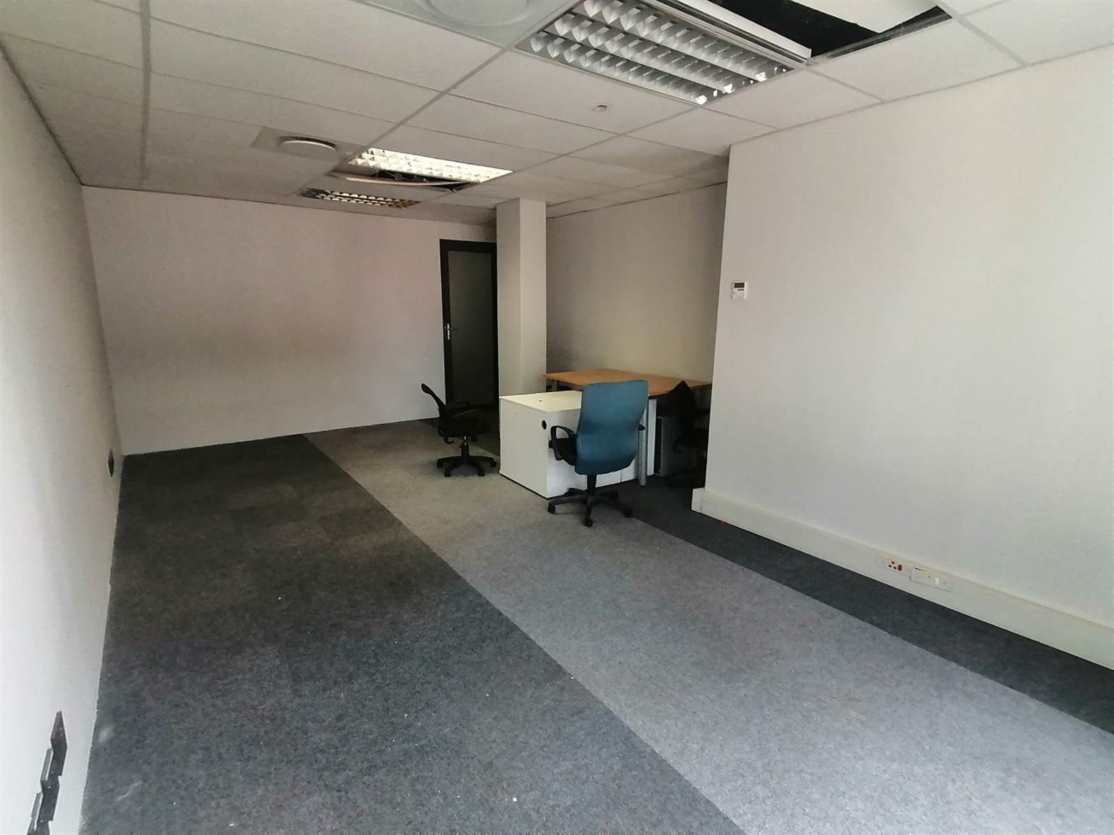 150  m² Office Space in Die Hoewes photo number 5