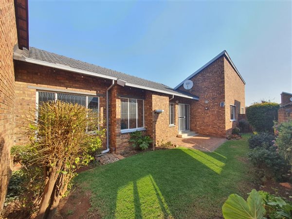 3 Bedroom Townhouse 3 Bedroom Townhouse