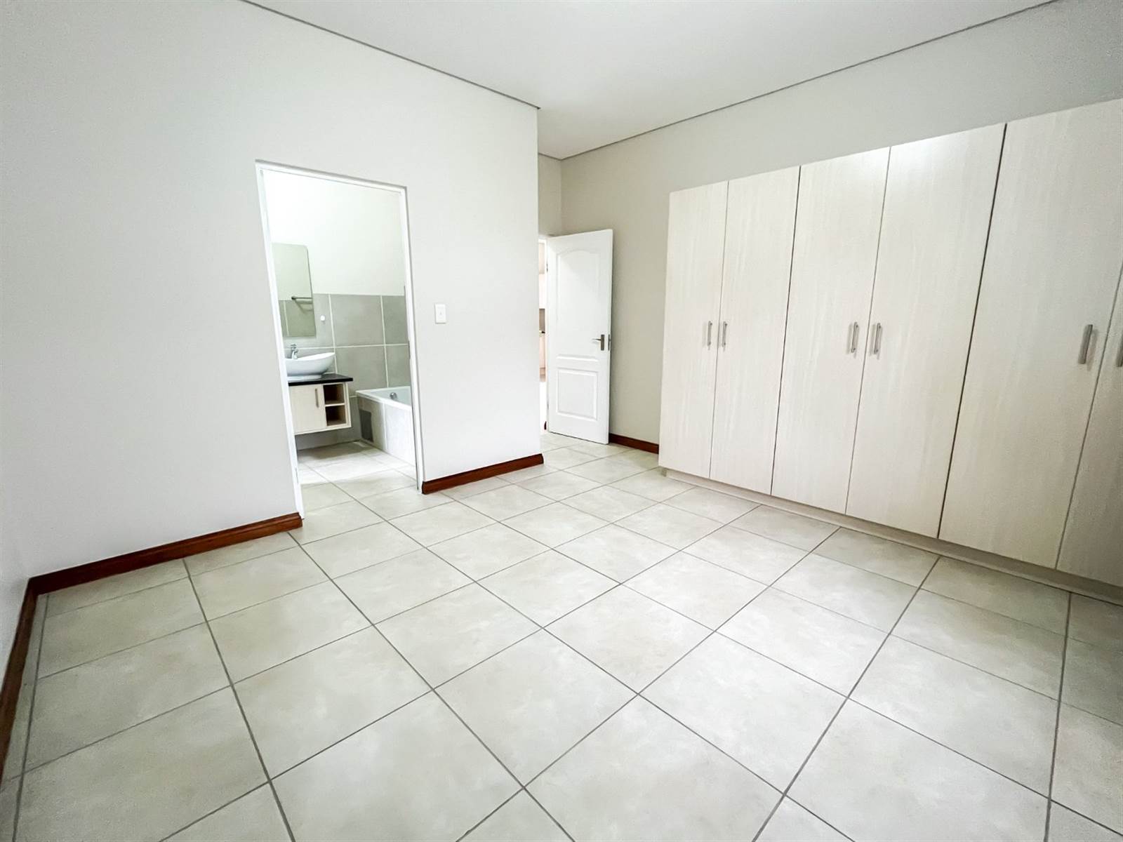 2 Bed Townhouse in Eastland Mature Lifestyle Estate photo number 8