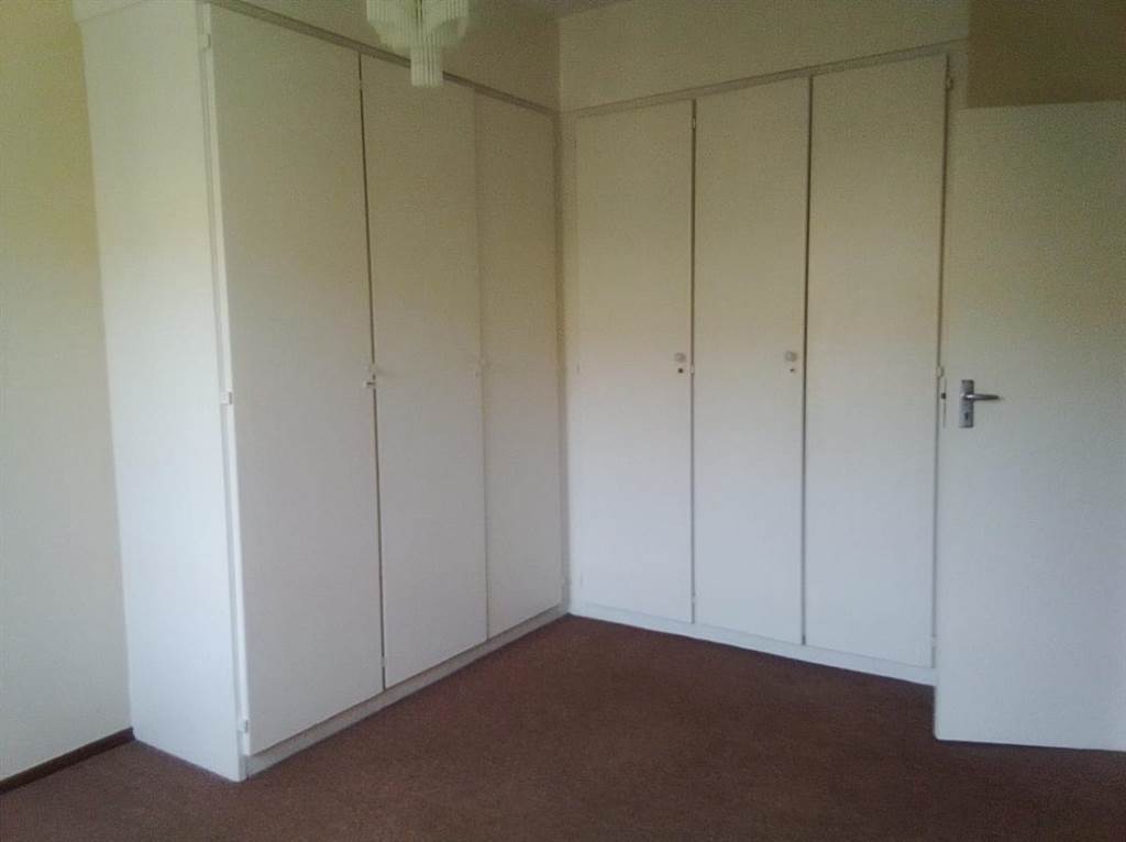 2 Bed Flat in Lynnwood photo number 17