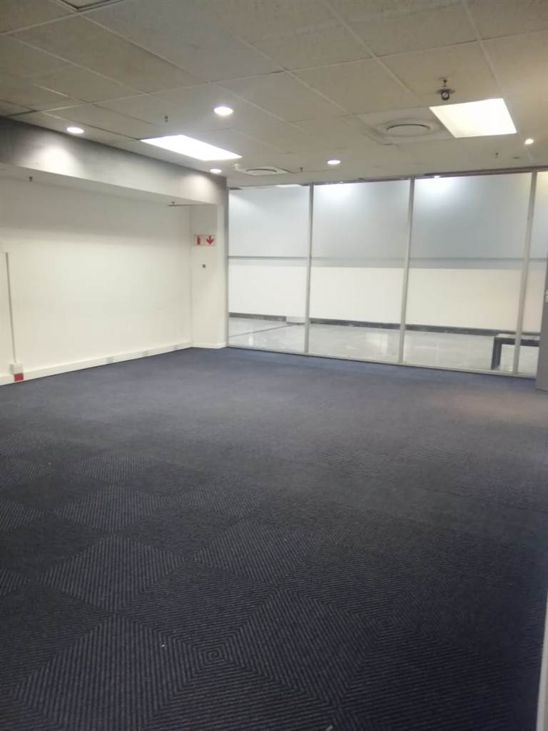 100  m² Office Space in Bellville Central photo number 3