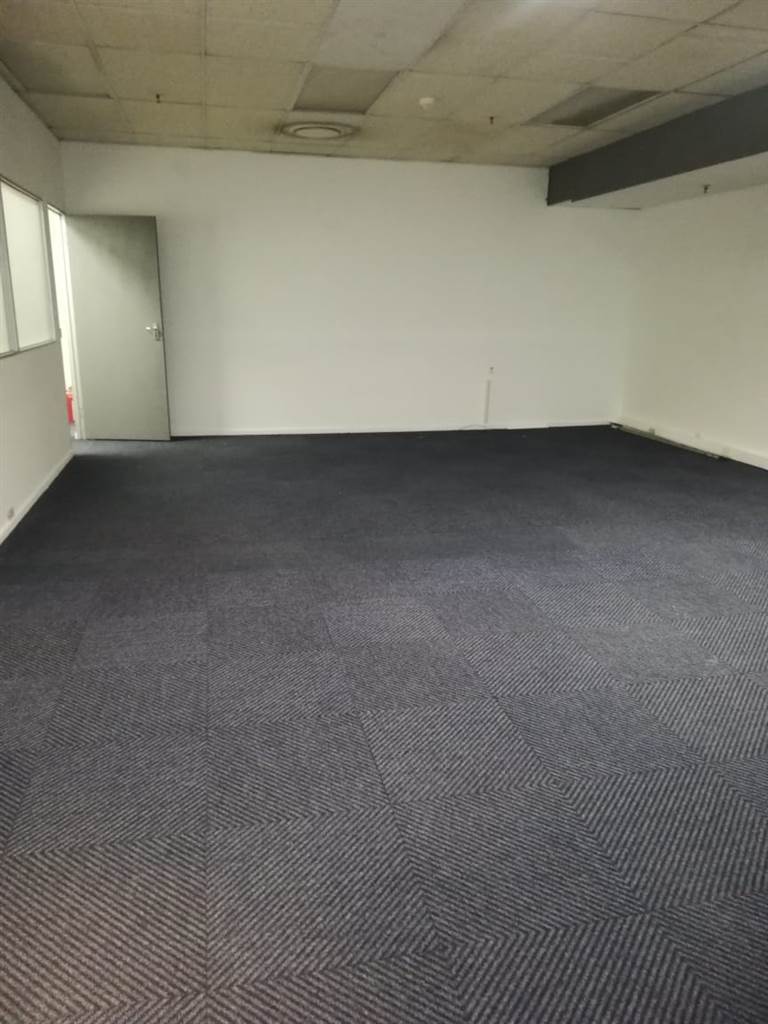 100  m² Office Space in Bellville Central photo number 7