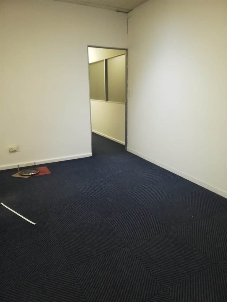 100  m² Office Space in Bellville Central photo number 2