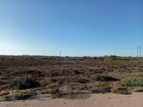 2 558 m² Land