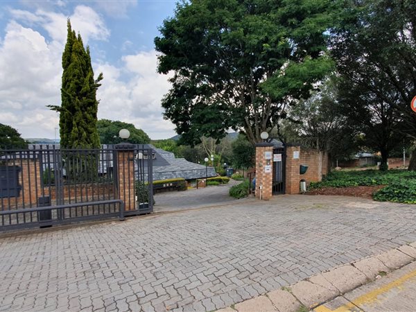 408  m² Commercial space